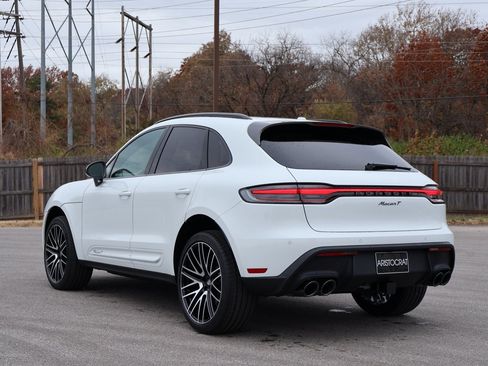 New 2026 Porsche Macan image 3