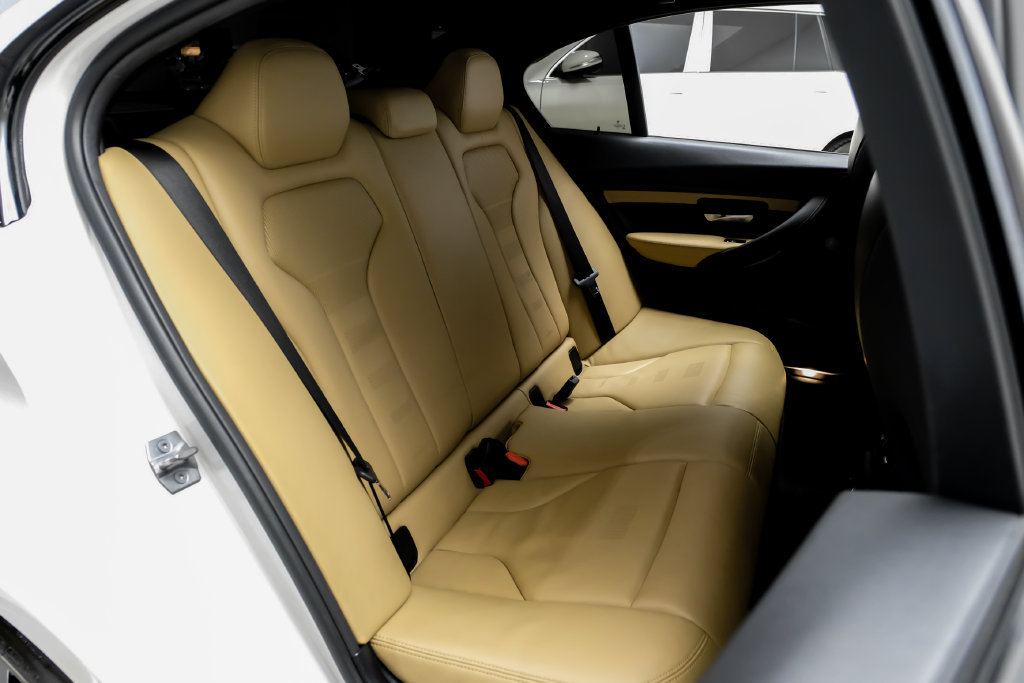 Used 2018 BMW M3 RWD image 34