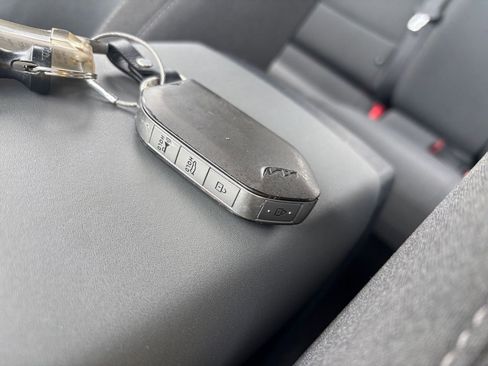 Used 2025 Kia K4 LXS image 21