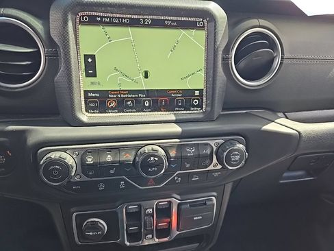 Used 2021 Jeep Wrangler Unlimited Sahara AWD/4WD image 11