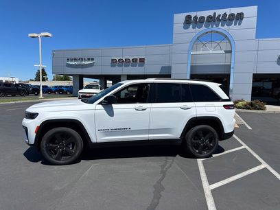 New 2026 Jeep Grand Cherokee Limited w/ Limited Altitude Package
