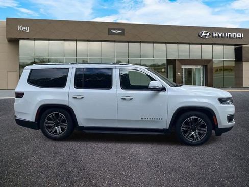 Used 2022 Jeep Wagoneer Series III image 5