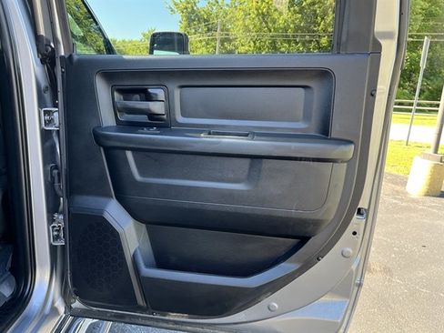 Used 2024 RAM 2500 Tradesman w/ Chrome Appearance Group AWD/4WD image 29