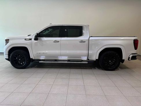 Used 2022 GMC Sierra 1500 Denali AWD/4WD image 3
