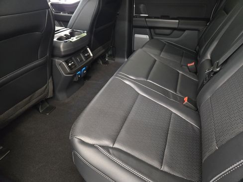 Used 2025 Ford F150 Lariat w/ Equipment Group 501A Mid image 31