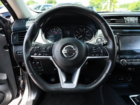 Used 2020 Nissan Rogue SV AWD/4WD image 11