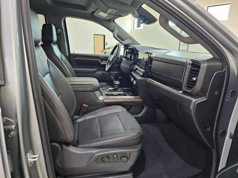 Used 2025 GMC Sierra 1500 SLT w/ SLT Premium Package AWD/4WD image 43