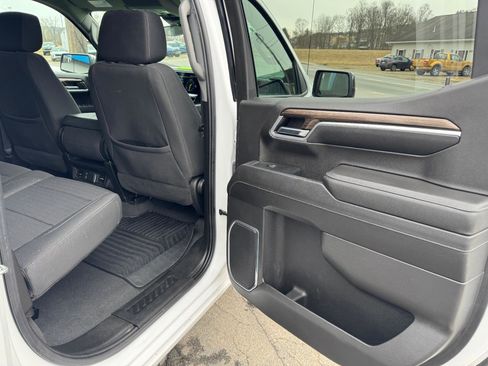 Used 2022 Chevrolet Silverado 1500 LT image 39