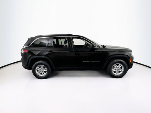 Used 2023 Jeep Grand Cherokee Laredo w/ Luxury Tech Group I image 4