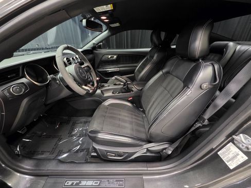 Used 2016 Ford Mustang Shelby GT350 w/ Technology Package RWD image 20