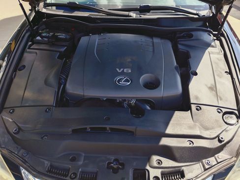 Used 2013 Lexus IS 250C w/ Luxury Pkg RWD image 19