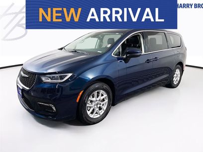 Used 2023 Chrysler Pacifica Touring-L