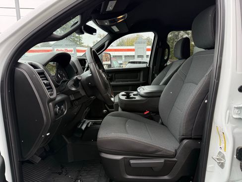 Used 2024 RAM 3500 Tradesman w/ Convenience Group image 31