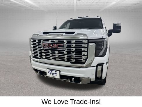 Used 2025 GMC Sierra 2500 Denali w/ Denali Reserve Package AWD/4WD image 3