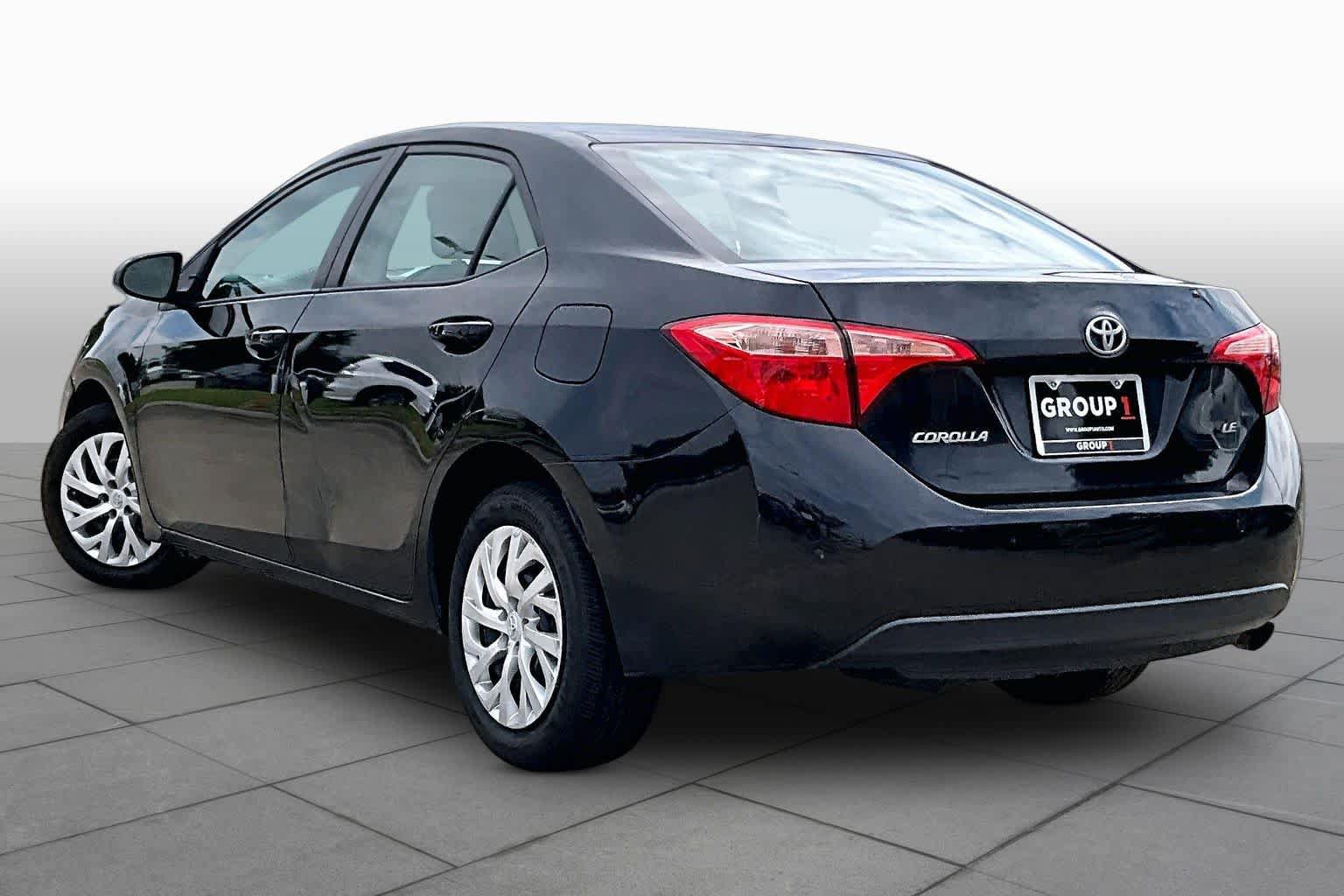 Used 2018 Toyota Corolla LE FWD image 11