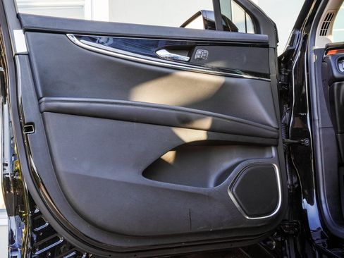 Used 2023 Lincoln Nautilus Reserve image 31