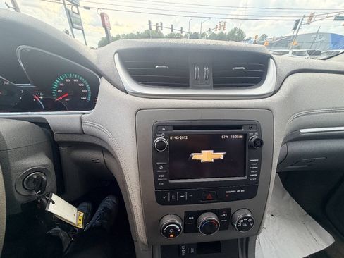 Used 2017 Chevrolet Traverse LS FWD image 5
