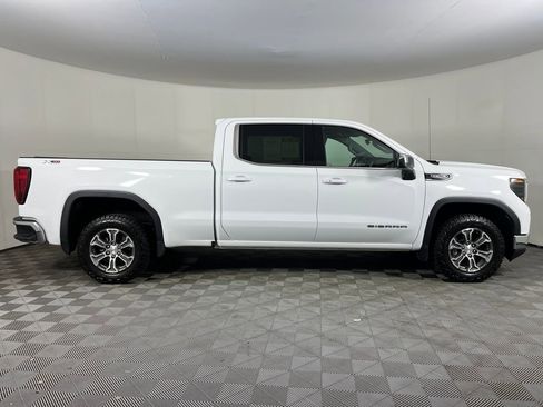 Used 2024 GMC Sierra 1500 SLE w/ X31 Off-Road Package image 5