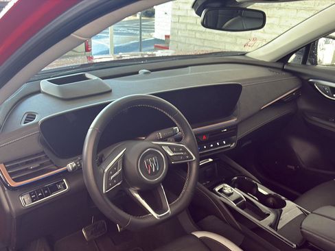 Used 2025 Buick Envision Sport Touring image 8