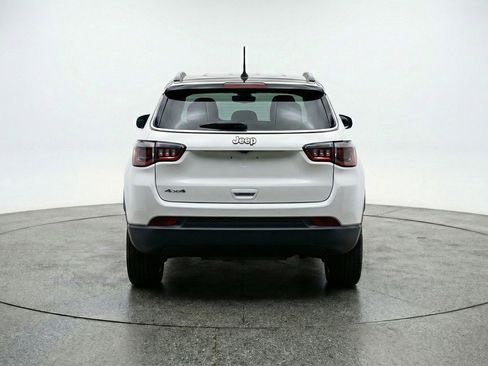 Used 2025 Jeep Compass Trailhawk AWD/4WD image 7