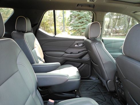 Certified 2023 Chevrolet Traverse Premier w/ Redline Edition AWD/4WD image 19