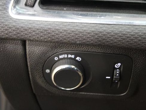 Used 2019 Chevrolet Cruze LT FWD image 15