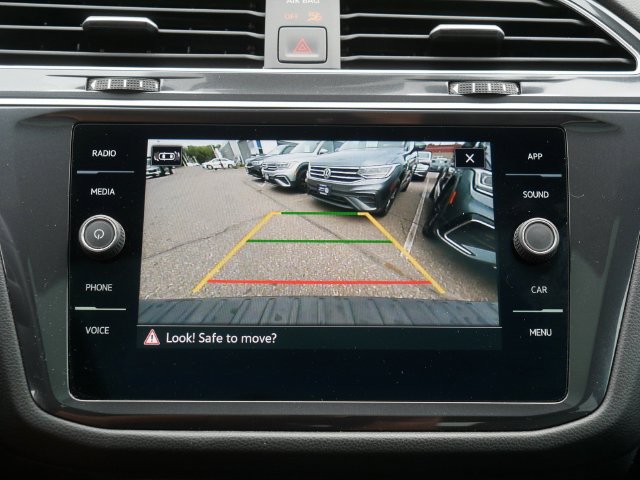 Certified 2024 Volkswagen Tiguan SE R-Line AWD/4WD image 27