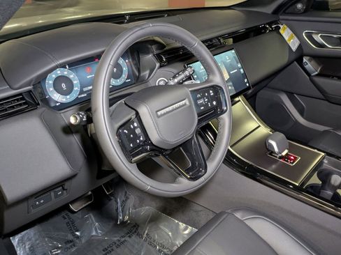 New 2026 Land Rover Range Rover Velar Dynamic SE image 3