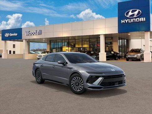 New 2025 Hyundai Sonata SEL image 2