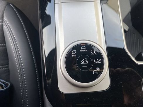 New 2026 Mitsubishi Outlander LE FWD image 17