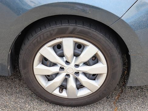 Used 2015 Toyota Corolla LE FWD image 7