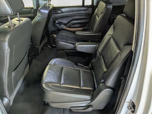 Used 2019 Chevrolet Suburban Premier image 23