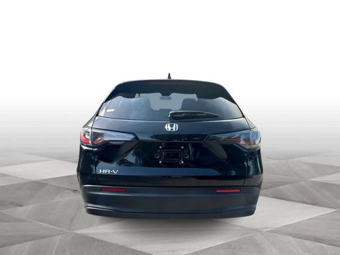 Used 2023 Honda HR-V LX image 7