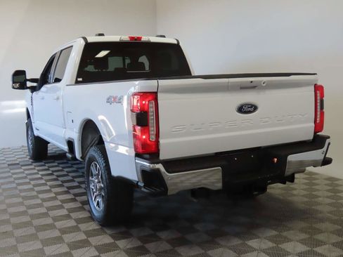 Used 2024 Ford F250 Lariat image 3