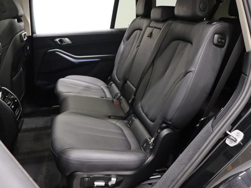 Used 2022 BMW X7 xDrive40i w/ Cold Weather Package AWD/4WD image 16