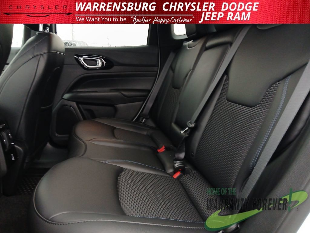 New 2026 Jeep Compass Latitude AWD/4WD image 12