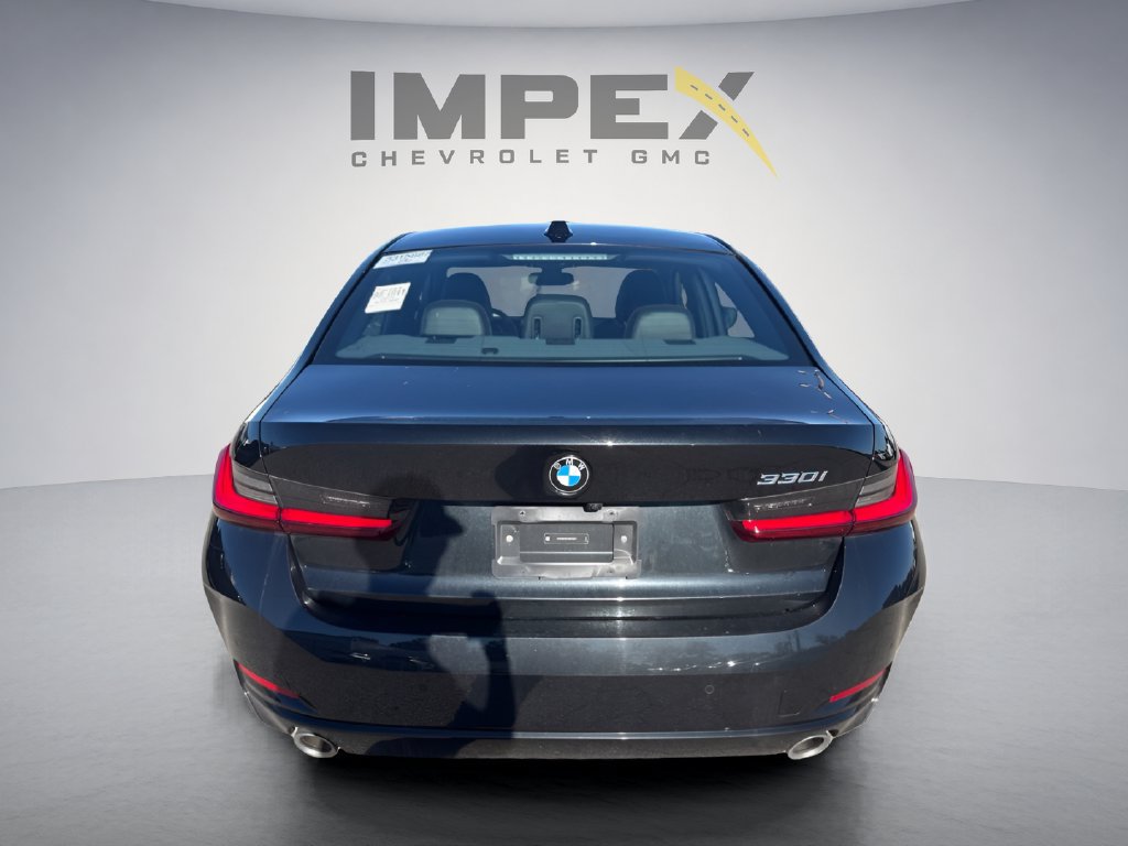 Used 2025 BMW 330i Sedan RWD image 4