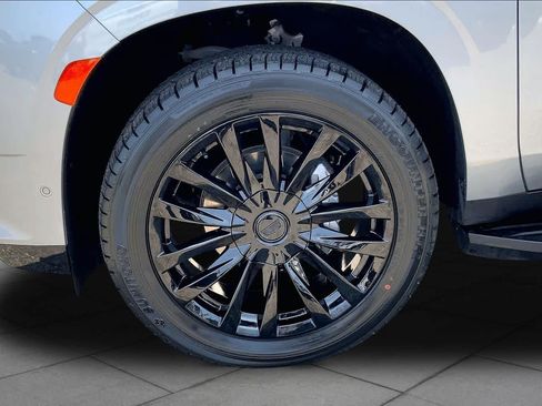 Used 2023 Cadillac Escalade Premium Luxury w/ LPO, Floor Liner Package AWD/4WD image 11