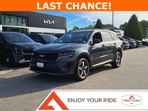 Used 2022 Kia Sorento S FWD image 1