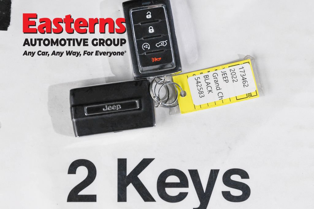 Used 2022 Jeep Grand Cherokee L Laredo w/ Luxury Tech Group I AWD/4WD image 26
