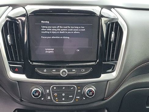 Used 2022 Chevrolet Traverse RS image 33