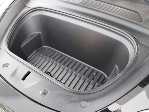 Used 2021 Tesla Model Y Long Range image 44