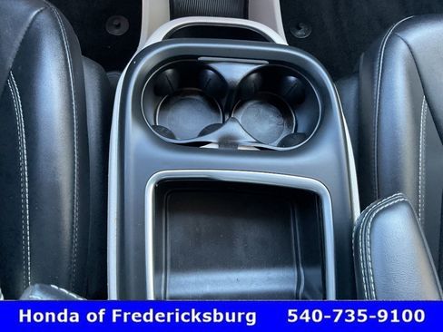 Used 2024 Chrysler Pacifica Touring-L FWD image 43