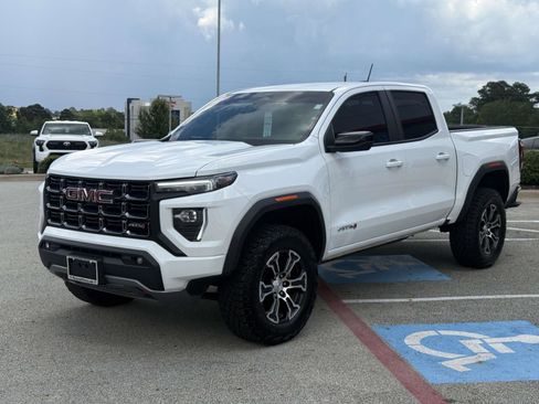 Used 2024 GMC Canyon AT4 w/ AT4 Premium Package AWD/4WD image 4