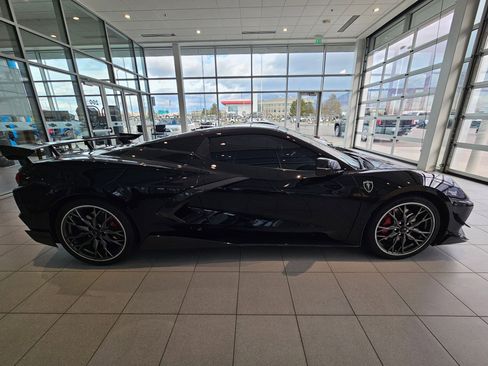 Used 2025 Chevrolet Corvette Stingray Preferred Conv w/ Z51 Performance Package image 2