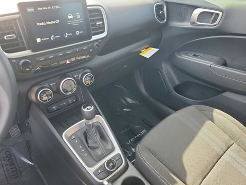 New 2026 Hyundai Venue SEL image 24