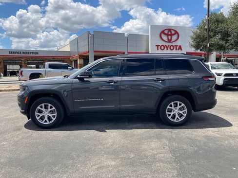 Used 2022 Jeep Grand Cherokee L Limited AWD/4WD image 8