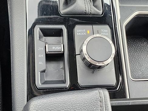 Used 2024 Toyota Tundra Limited image 25