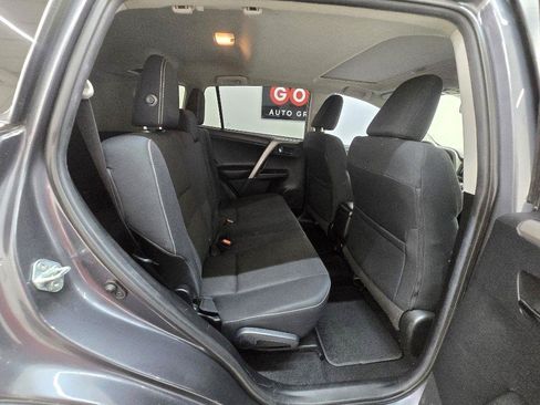 Used 2018 Toyota RAV4 XLE AWD/4WD image 19