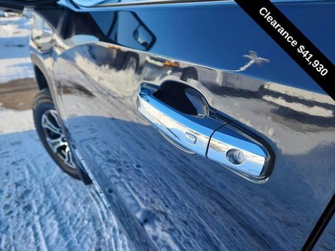 Used 2025 GMC Sierra 1500 SLT image 16